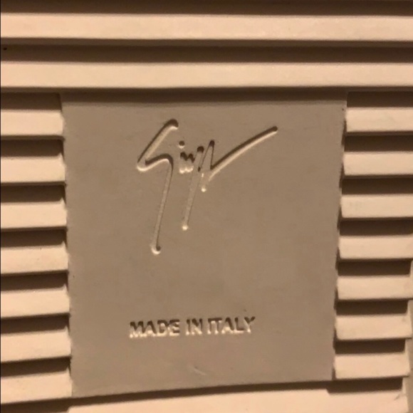 New with box - Picture 4 of 4